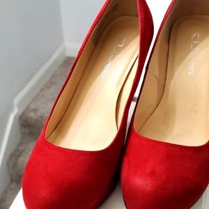 CL by Laundry Red 10M Heels